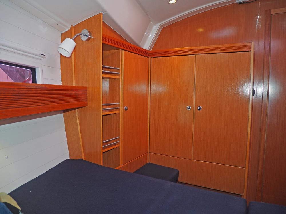 Cabin en avant, H&eacute;bergements